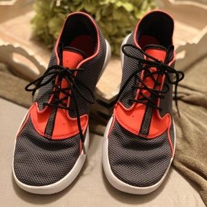 Jordan Eclipse Women’s size 9